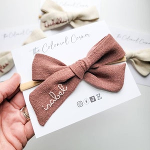 Personalized bow, hand embroidered name bow, custom headband, linen bow, baby headband, custom clip, baby gift image 5