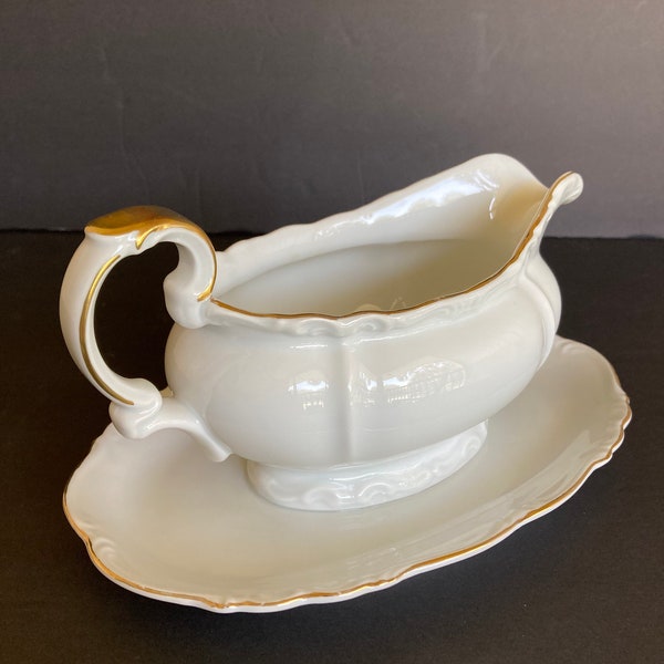 Bavaria Edelstein Maria Theresia Gravy Boat with Attached Underplate