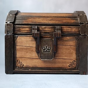 Handmade Wooden Treasure Chest – Fantasy RPG Dice Box, Medieval Storage Box, DnD Prop, Jewelry Box, Magnetic Lock, Tabletop Gaming Gift