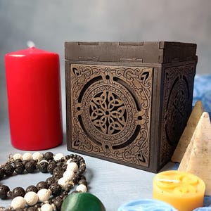 Handgemaakte Keltische houten kist – Fantasy Trinket-opslag, RPG-dobbelsteenkist, sieradenorganisator, hekserij-altaardecor, middeleeuws gotisch cadeau