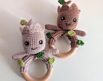 Sonajero de bebé Groot tejido a crochet, amigurumi de Groot, Baby Groot, Groot guardián de la galaxia, juguete de agarre, anillo de madera
