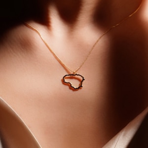 Pendentif plaqué or « Lituanie » - Collier subtil par Tanlo