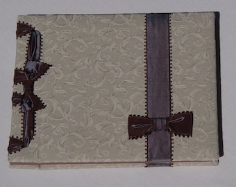 Spersonalizowany, ręcznie oprawiony, ręcznie wykonany album na zdjęcia z jedwabną wstążką do oprawy i projektowania okładki