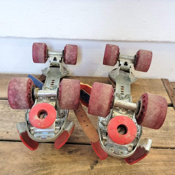 Vintage 1960's steel roller skates with rubber wheels… Gem