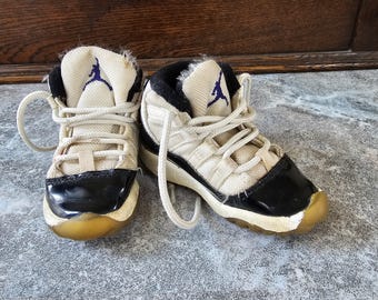 Vintage Nike Air Jordan toddler shoes: Size 6C, Retro black and white baby concord