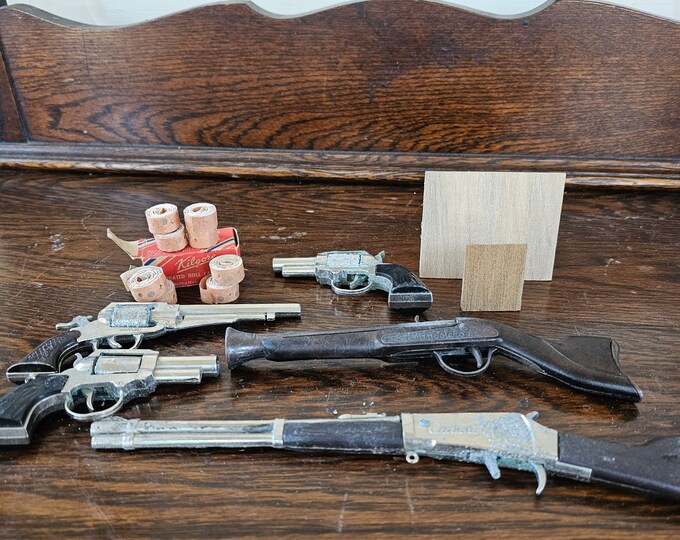 Vintage Toy Cap Gun Lot With Caps and Targets Miniature Metal Toy Gun 6