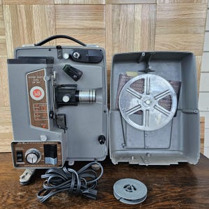 Vintage DeJur Super Eight Dual projector, standard 8mm super 8mm film, Needs new belt?, vintage movie film projector, retro movie player