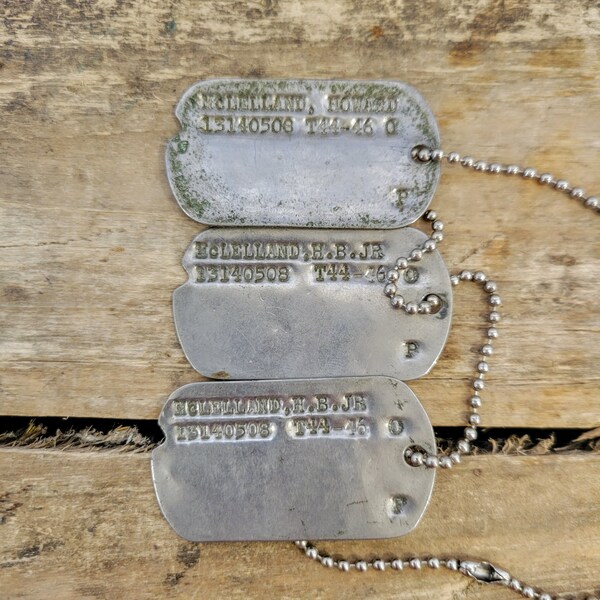 WWII Soldier Dog tags with chain, US Army soldier ID tags, collectible war memorabilia, set of 2 military identifcation dog tags, militaria
