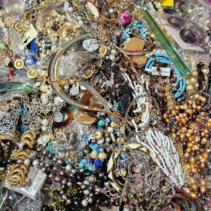 2 or 4lb Nice wearable jewelry lot: mystery lot, wear sell craft, vintage to mod, no junk, bulk costume jewelry
