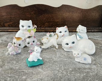 1950年代のKreiss & Co製、ピンク色の子猫と子猫2匹の磁器の置物