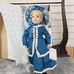 Muñeca Hamilton Collection Repro Bru Jne Nicole: muñeca de porcelana de 16", mohair, vestido azul