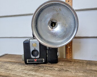 Kodak Brownie Hawkeye camera flash model, 620 film, vintage, retro pictures photos, photography, roll film, old box camera, large flash