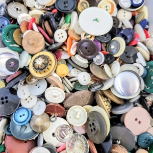8 oz Vintage buttons mixed lot,mystery grab bag, plastic metal Pearl glass,sewing notions, mixed media, art craft supplies, lucky dip, junk