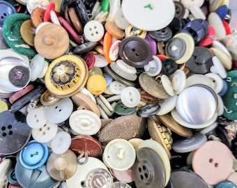 8 oz Vintage buttons mixed lot,mystery grab bag, plastic metal Pearl glass,sewing notions, mixed media, art craft supplies, lucky dip, junk