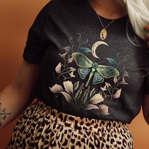 Floral Moth Shirt Cottagecore Tshirt Vintage Top Bug Shirt Insect Shirt Goblincore Clothing Fairycore Oversized Shirt Dark Academia Shirt