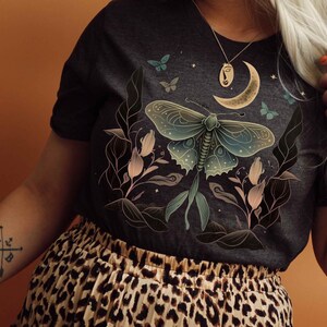 Floral Moth Shirt Cottagecore Tshirt Vintage Top Bug Shirt Insect Shirt Goblincore Clothing Fairycore Oversized Shirt Dark Academia Shirt