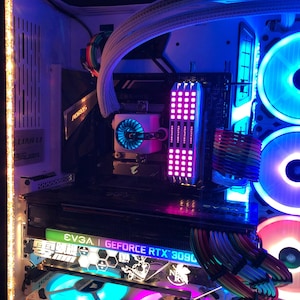 Streaming LIVE / Costruisci con i componenti richiesti / PC da gioco fatto a mano / PC personalizzato / Consulente