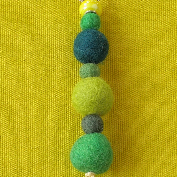 Schlüsselanhänger, Grün,  Filzkugeln, reine Wolle (Merino), Glasperle