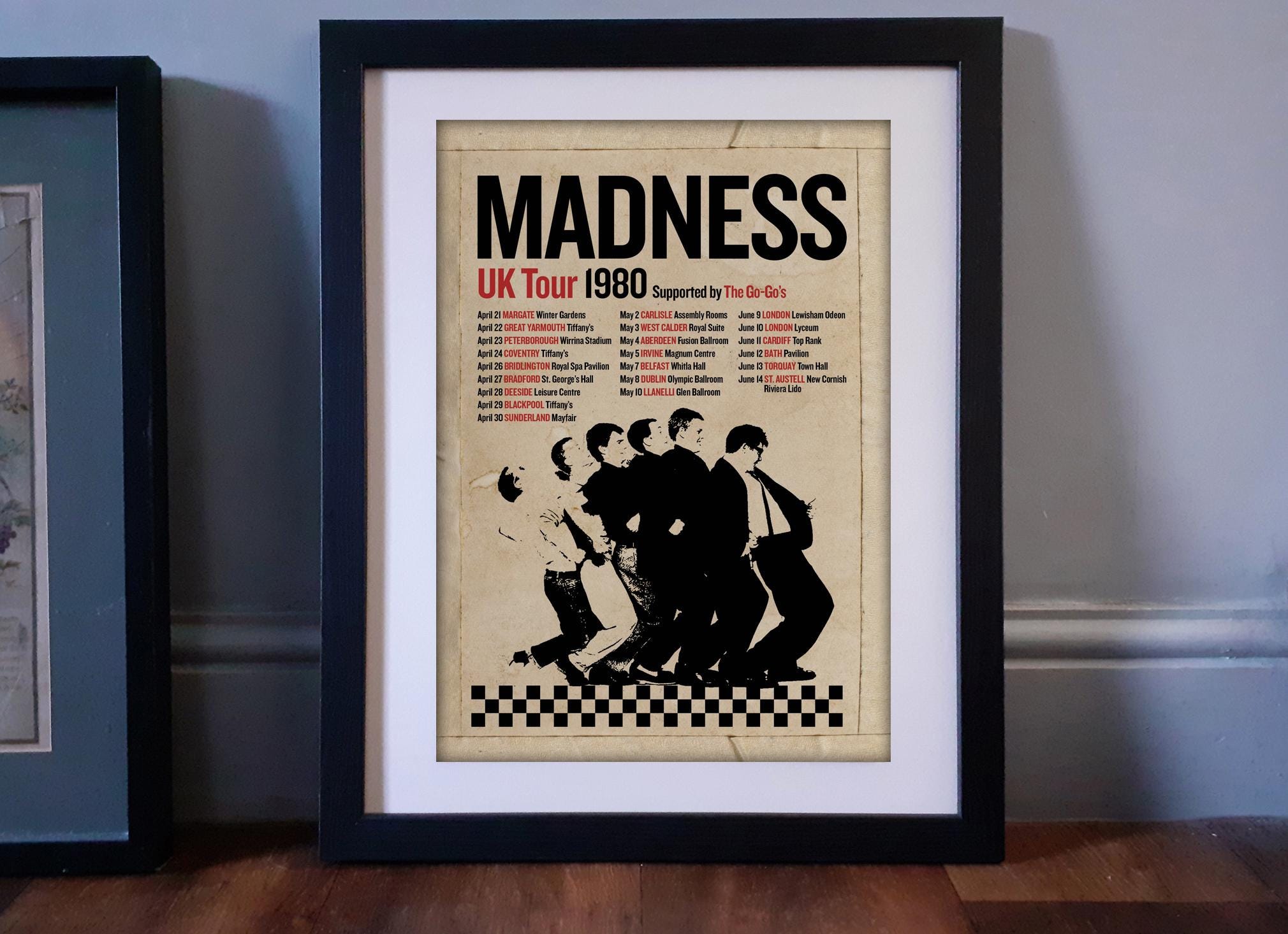 MADNESS ウォールアート。1980 年 UK ツアー ポスターを再構築 