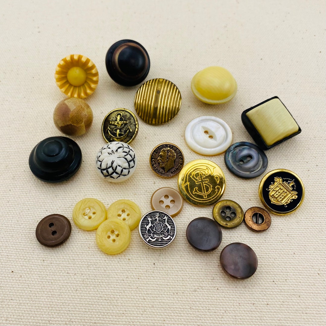 Vintage Button Mix Assorted Types Sizes See Photos for This Mix B41G - Etsy