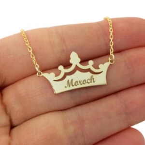 Colar com nome de coroa • Colar com nome personalizado • Colar com nome • Presente para ela • Presente de compromisso • Joias personalizadas • Colar com nome dourado.