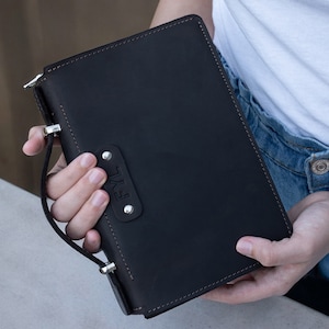 Custodia per libri in pelle personalizzata, portabibbia personalizzato, borsa per bibbia con cerniera, custodia per bibbia - regalo per la prima comunione, regali cattolici e religiosi