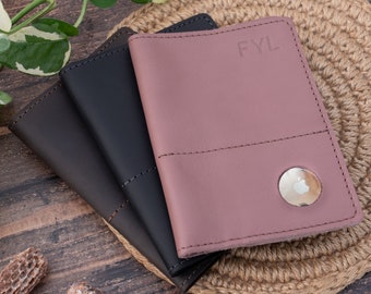 Handcrafted Cowhide Passport Cover with Apple AirTag Holder! Personalized Leather Passport Wallet for Travelers - Ideal Family Vacation Gift