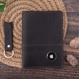 Personalisierte Passport-Cover mit / ohne AirTag-Tasche, anpassbare Leder-Reisetasche, personalisierbare Leder-Reisebrieftasche mit AirTag-Slot