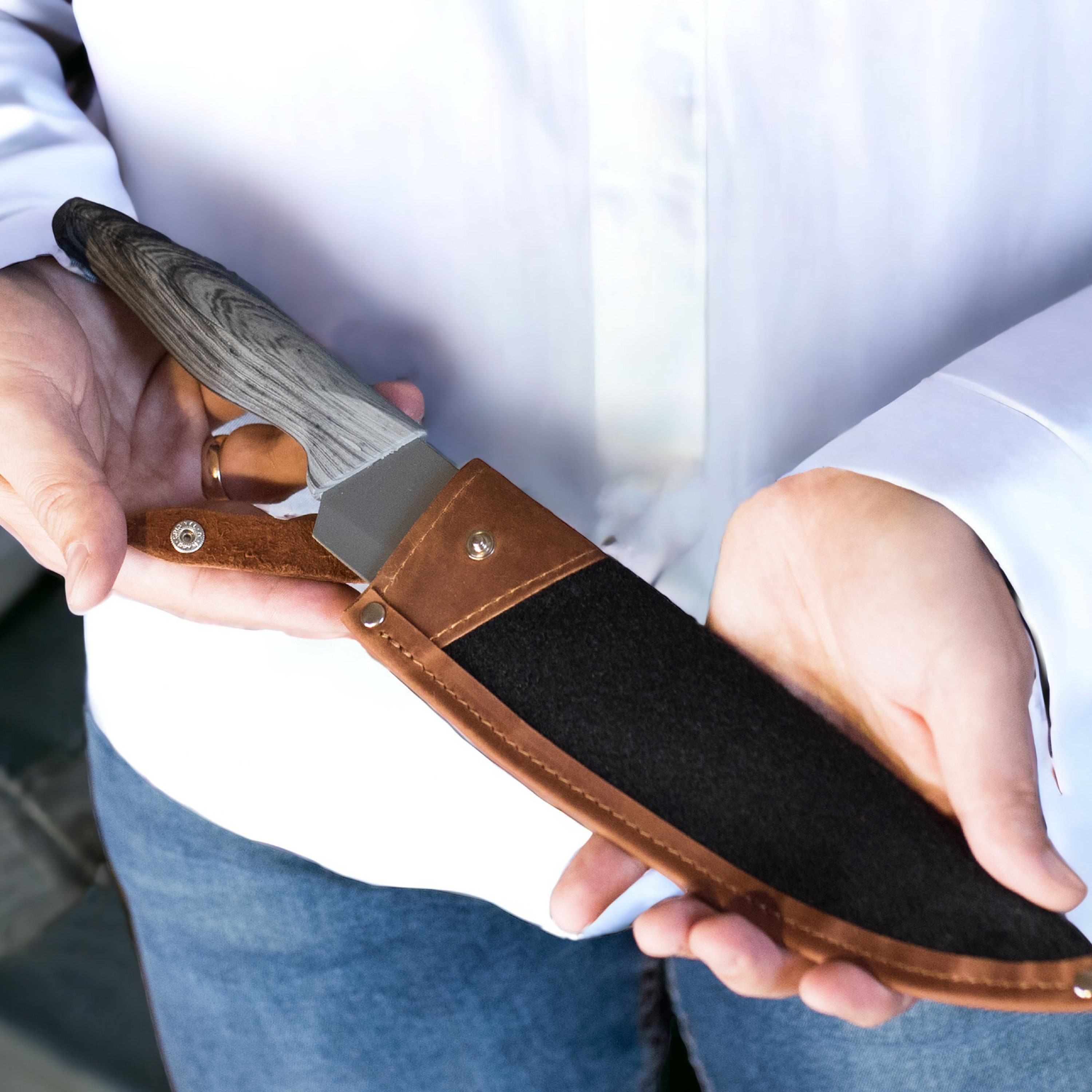 Chef knife sheath with a locking strap : r/Leathercraft