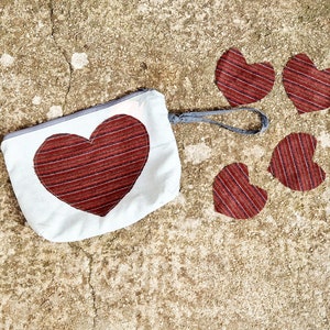 CLUTCH CORAZÓN ROSA, bolso clutch hecho a mano, idea de regalo, bolso clutch mujer, bolsos hechos a mano, bolsos y carteras, bolso clutch maquillaje, lino