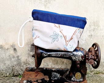 MARSBLOMMOR-CLUTCH, tygclutch, presentidé, sminkväska, handgjorda väskor, väska, damclutch, tyg, jeans, hav