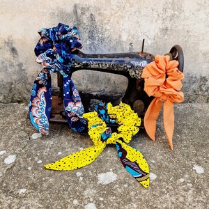 CONJUNTO DE SCRUNCHIES VITTORIA, trio de elásticos de cabelo, elásticos de cabelo, scrunchies de flores, scrunchies, scrunchies de seda, acessórios femininos