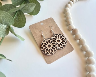 Boucles d'oreilles pendantes géométriques en bois