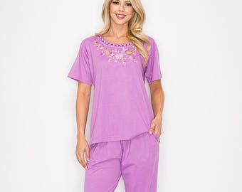 unik Women's Short Sleeve Embroidered Blouse and Matching Capri Set WS16 Pt 3.