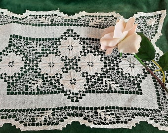 White Frilled Lace Tray Cloths 17" x 23" lace design 