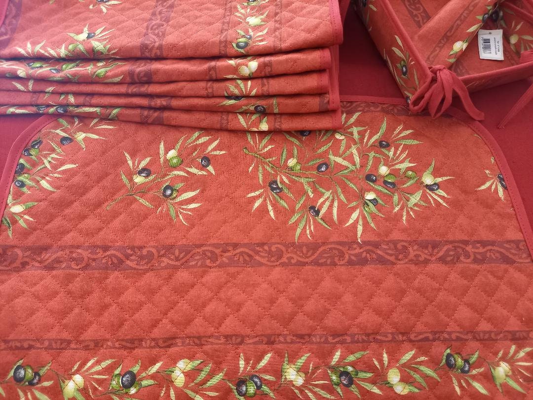 Ensemble 6 Sets de Table Matelassés Coton Clos Des Oliviers Rouge