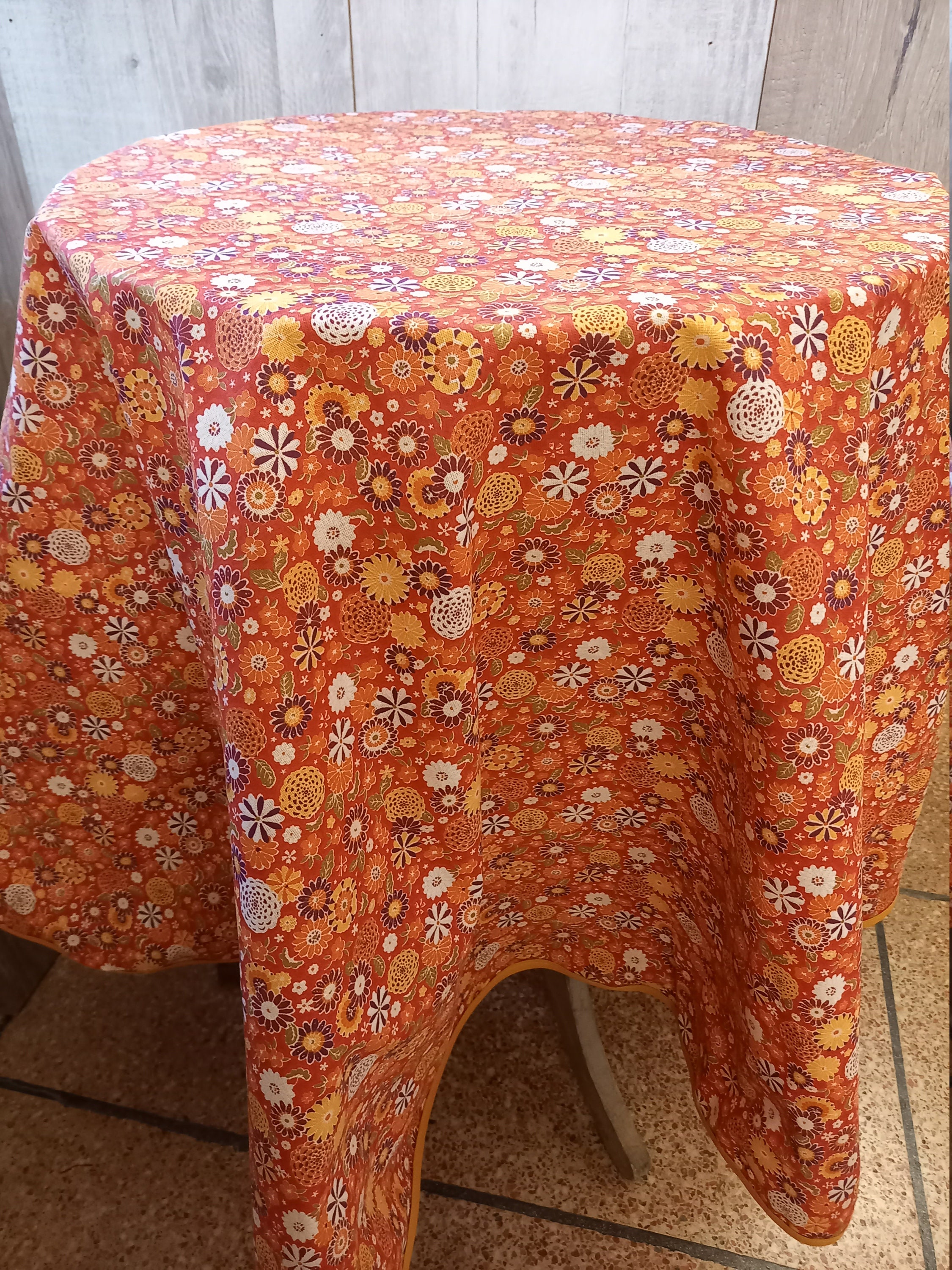 Nappe Ronde Coton Enduit Anti-Tâche 160cm Misaki Rouge/ Fleurs(Dispo en Rectangle, sur Mesure, Au Mè