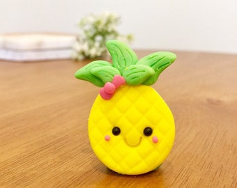 Pineapple magnet| Pineapple Gift| Yellow fridge magnets| Girlfriend gift cute| Cute food magnets| Pretty fridge magnets| Fridge magnet fruit