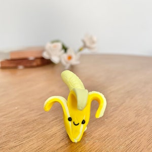 Aimant alimentaire banane, idée cadeau mignonne, décor de réfrigérateur, aimants de fruits en argile, cadeau gourmand, aimant alimentaire en argile