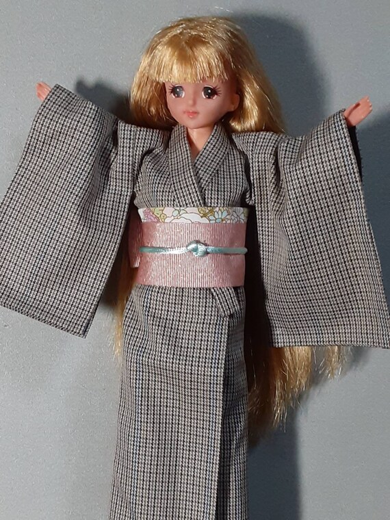 Kimono japonais pour poupées Barbie 
