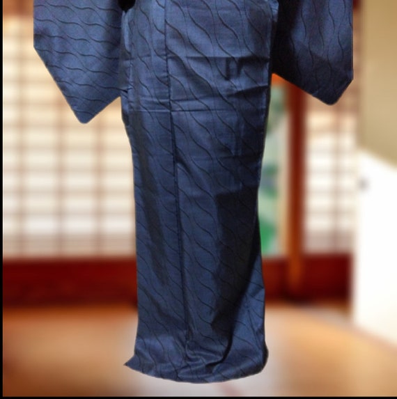 oshima tsumugi kimono for women / indigo dyeing - image 4