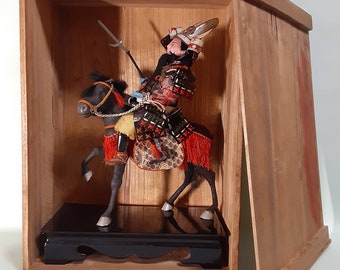 Antique samurai ornament / Katoh Kiyomasa