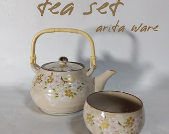 set of one teapot and ten teacups / arita ware