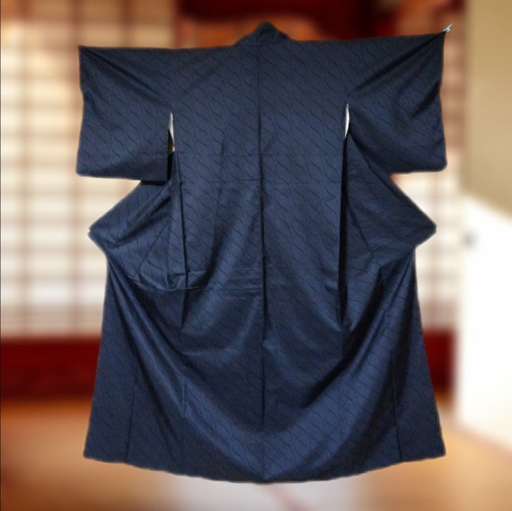 oshima tsumugi kimono for women / indigo dyeing - image 5