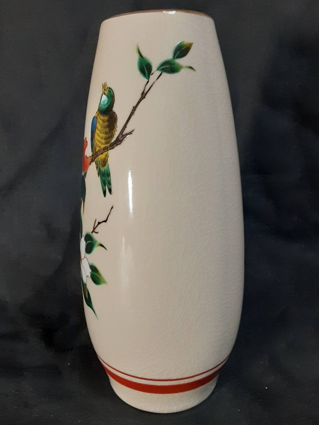 Kutani Ware (九谷焼) Flower Vase / Wild Camellia and