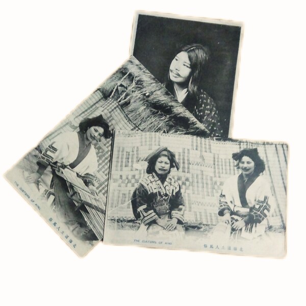 ensemble de trois cartes postales antiques de femmes Aïnous