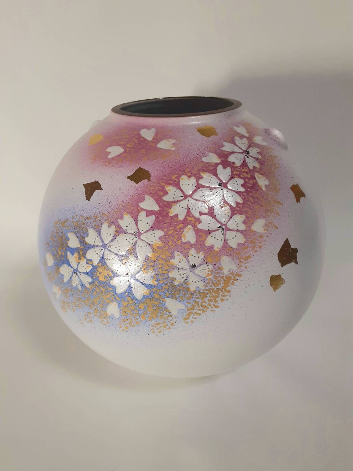 九谷焼Kutani Ware Ceramic Vase Kutani Ware (九谷焼) Flower Vase / Sakura and Gold Leaf - Etsy