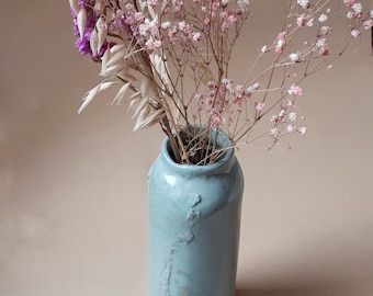 Vase modelé en céramique (grès, vert d'eau)