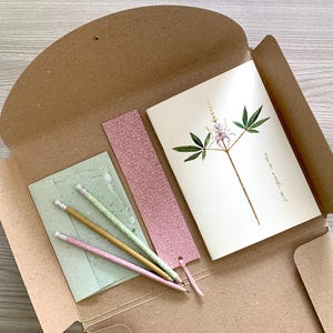 Box cartoleria, set cartoleria artigianale, set idea regalo per chi ama scrivere, box con quaderno floreale, cartellina accessori cartoleria