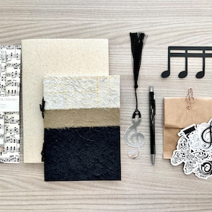 Box cartoleria musica, scatola con accessori cartoleria, idea regalo per musicisti o per chi ama la musica, accessori cartoleria.